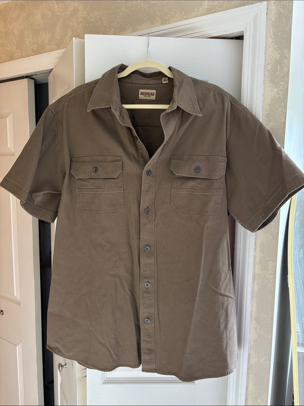 RedHead Men's Short-Sleeve Button-Down Shirt in Brown